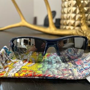 Oakley Flak 2.0 sunglasses. Never worn